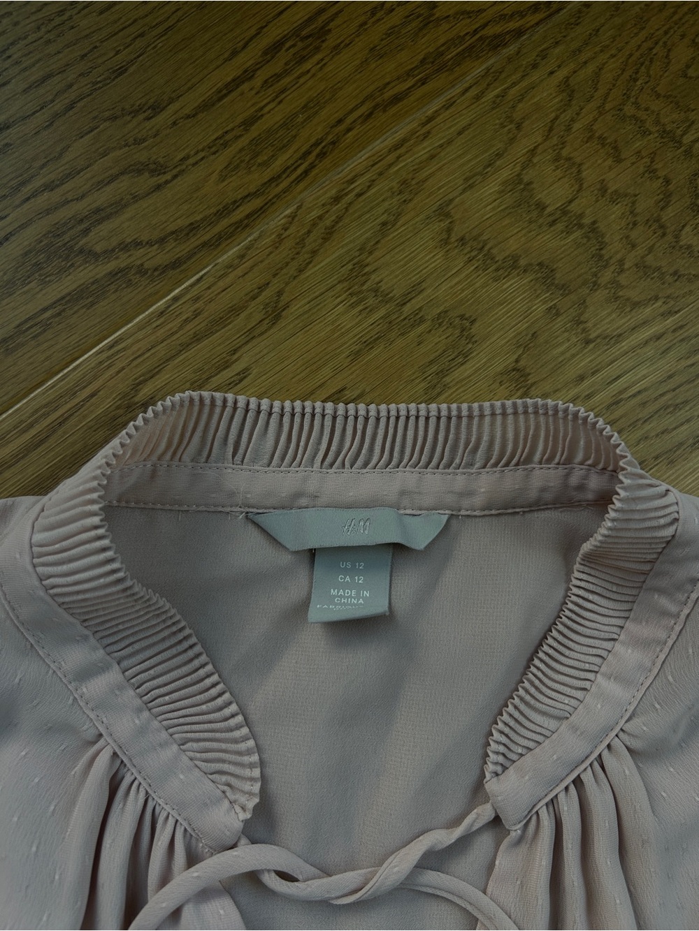 H&M Pale Pink Tie-Neck Sleeveless Blouse - Picture 3 of 3
